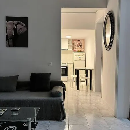 Fully Equipped Cozy Apartment *